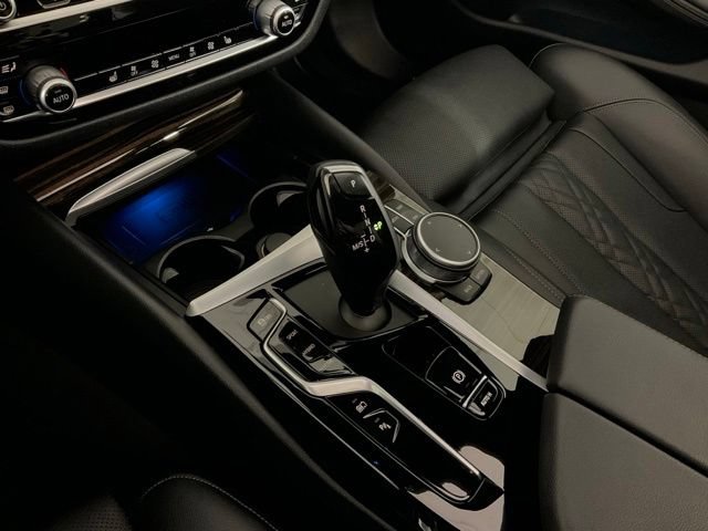Used 2021 BMW 530e xDrive w/ Premium Package AWD/4WD image 13