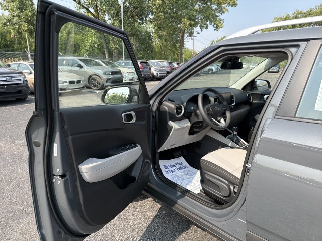 New 2026 Hyundai Venue SEL FWD image 18