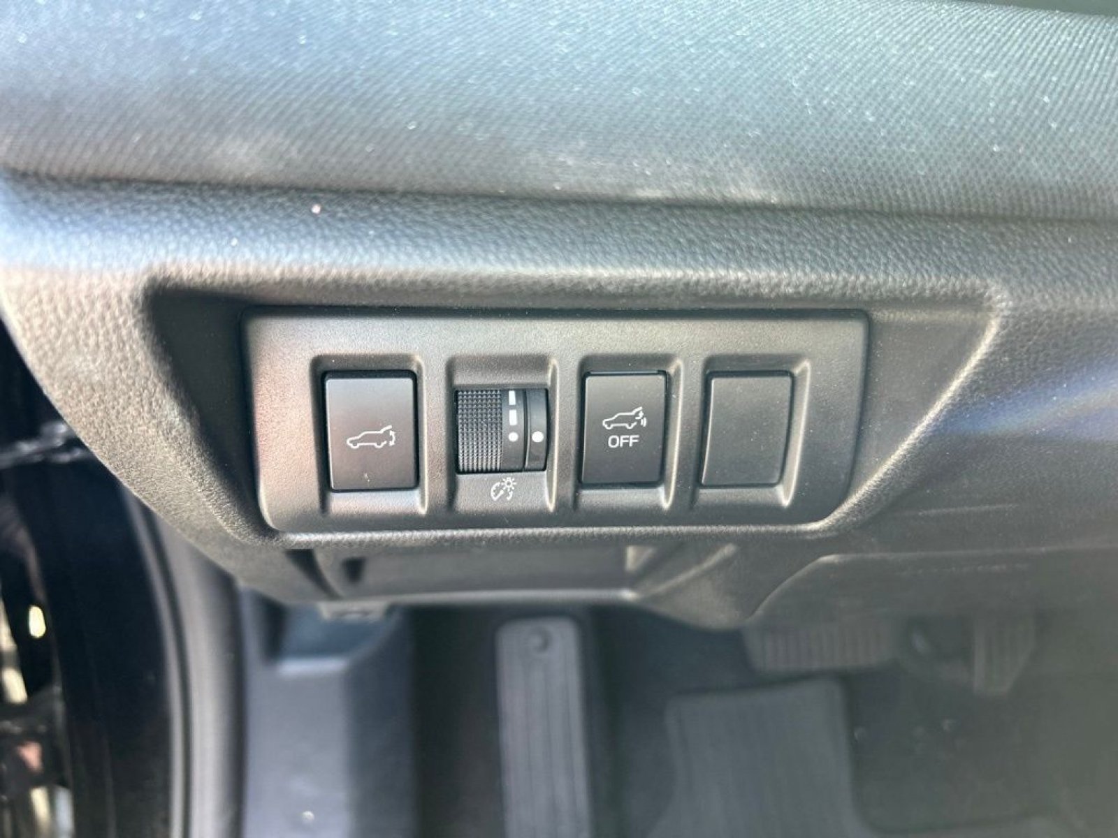 Used 2024 Subaru Outback Premium AWD/4WD image 11