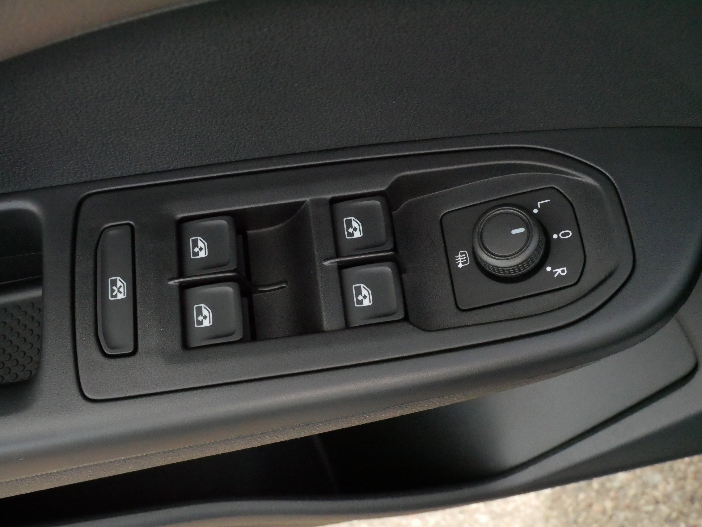 Used 2023 Volkswagen Taos SEL image 19