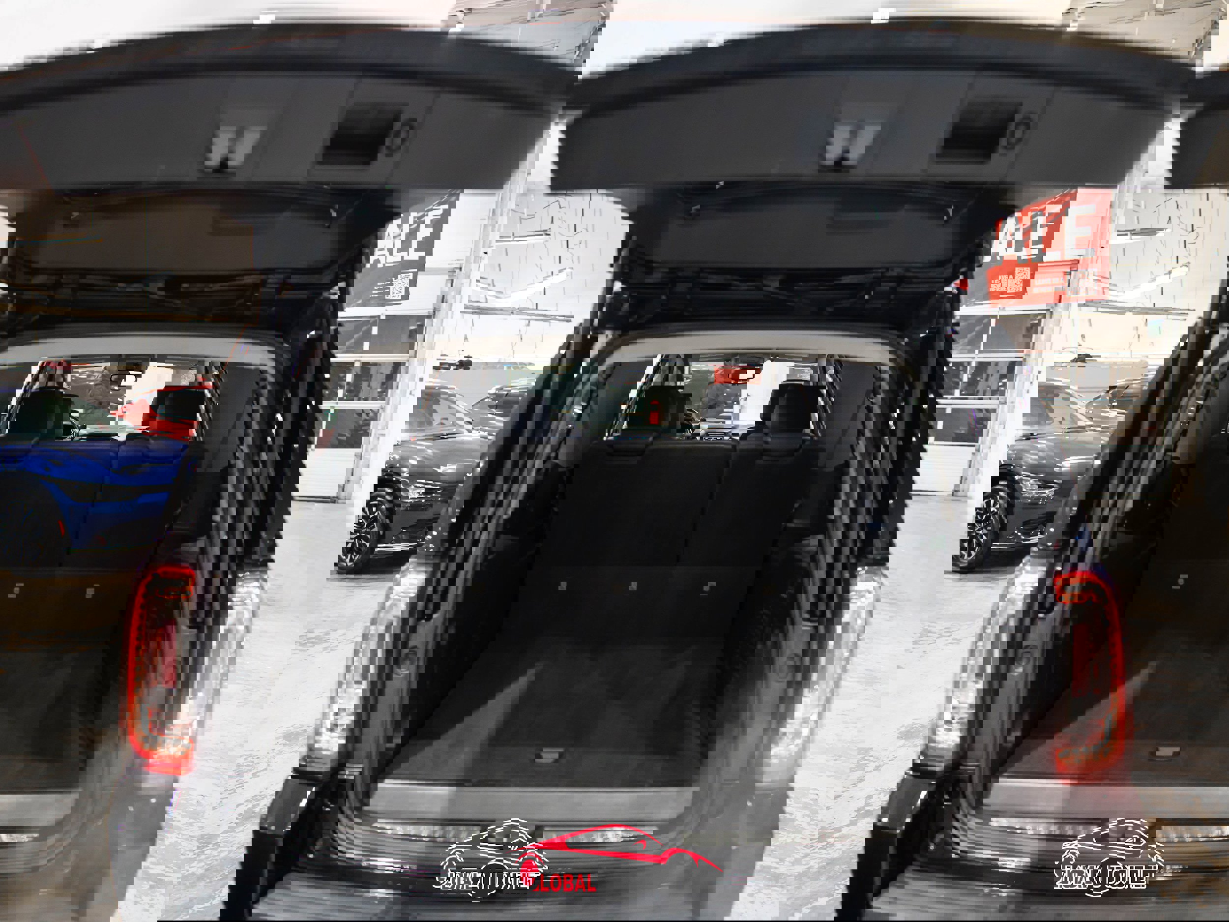 Used 2019 GMC Yukon XL SLT w/ Premium Edition image 49