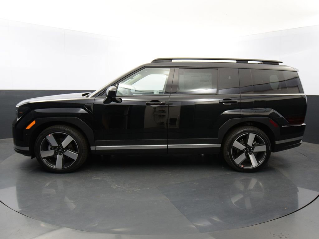 Used 2025 Hyundai Santa Fe Limited image 2