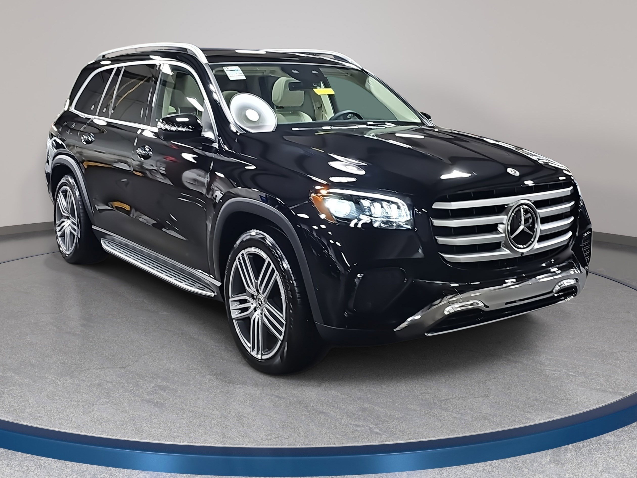 Certified 2026 Mercedes-Benz GLS 450 4MATIC image 4