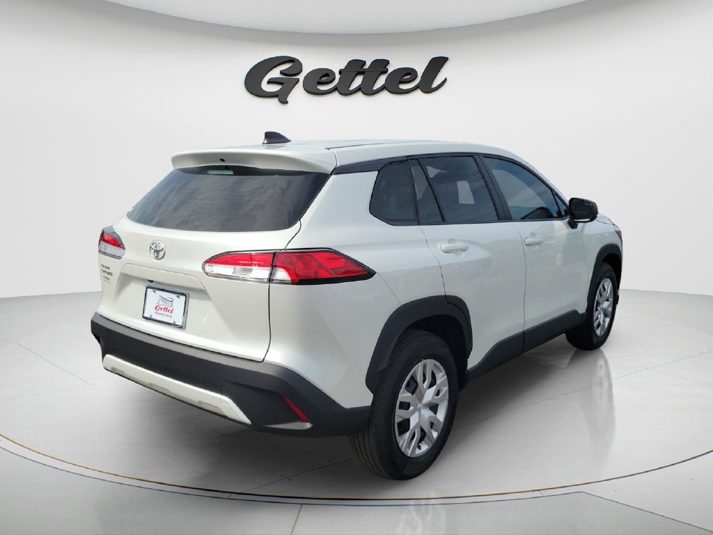 Used 2025 Toyota Corolla Cross L FWD image 5