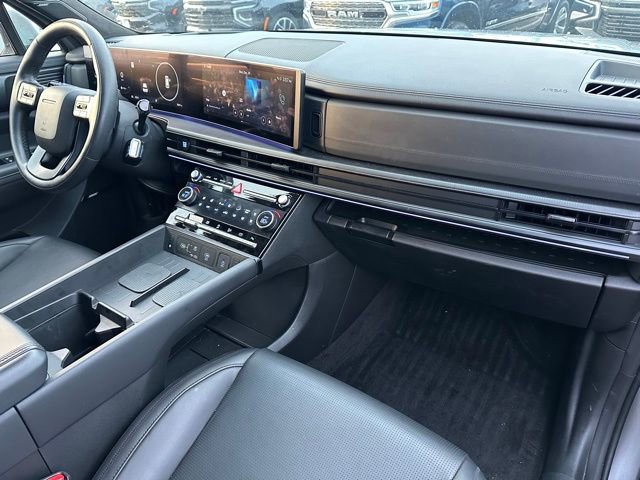 Used 2025 Hyundai Santa Fe Calligraphy w/ Tow & Go Package image 9