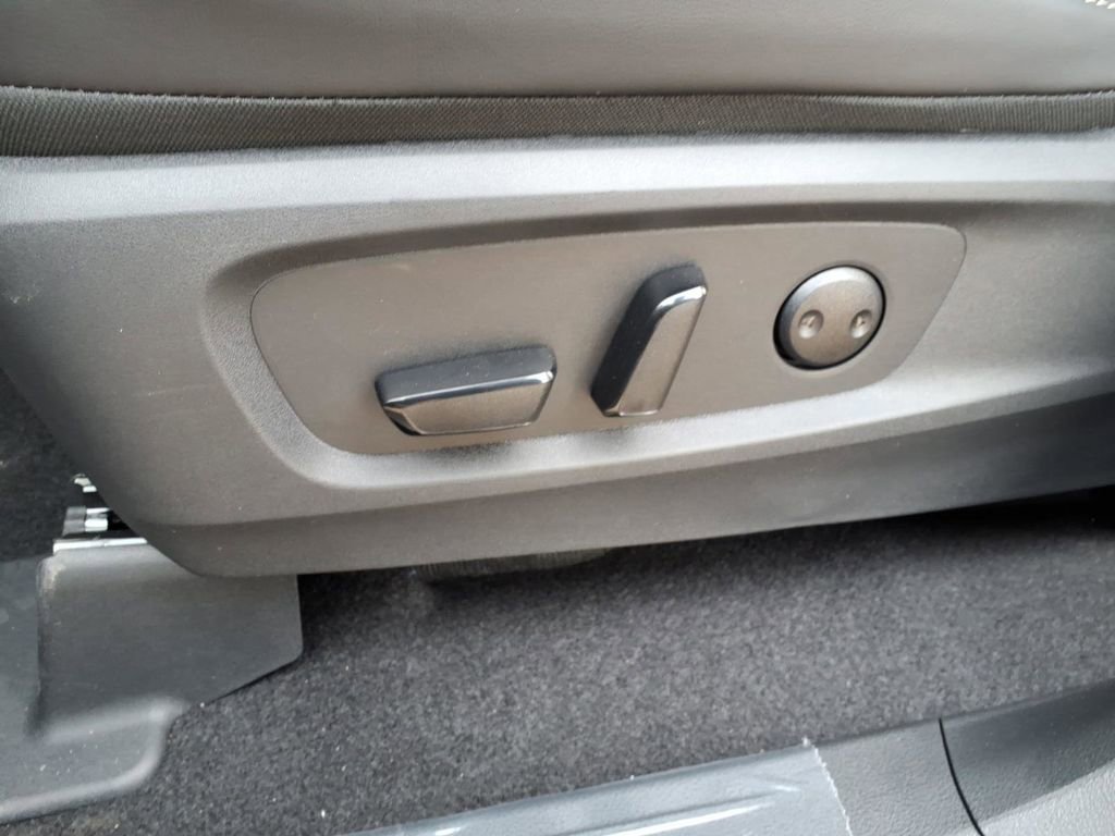 New 2026 Nissan Pathfinder SL image 25