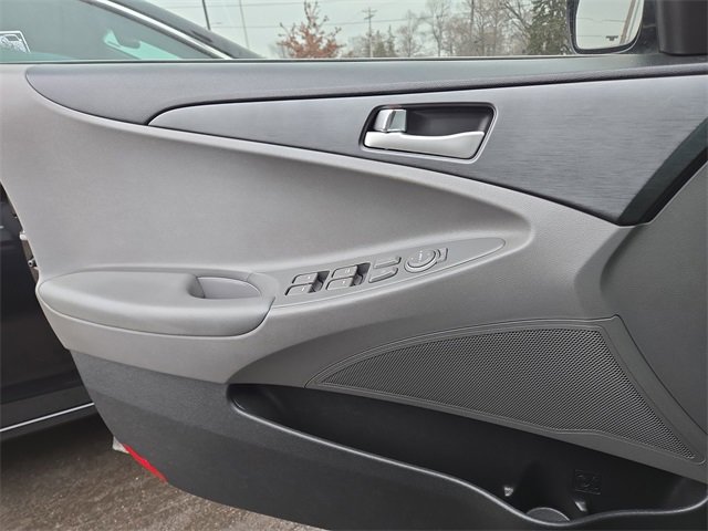 Used 2013 Hyundai Sonata GLS image 16