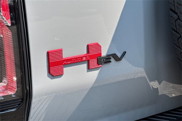 New 2026 GMC Hummer EV SUV w/ LPO, Sport Package image 33