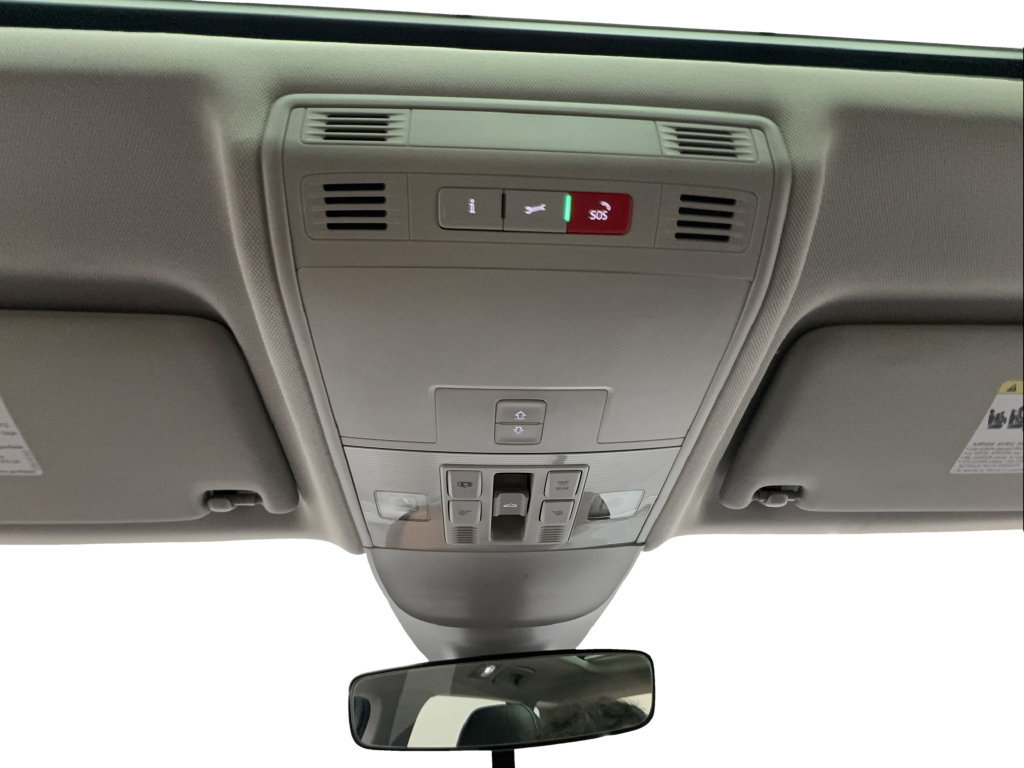 Used 2023 Volkswagen Taos SE w/ Panoramic Sunroof Package FWD image 45