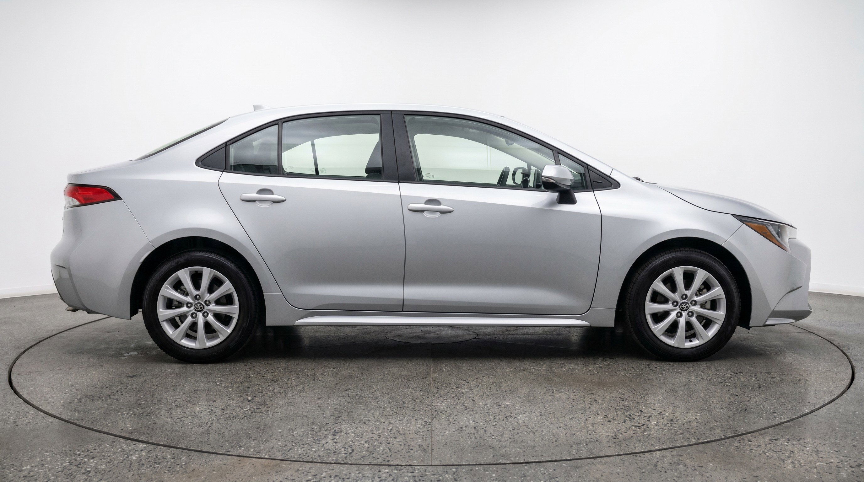 Used 2025 Toyota Corolla LE FWD image 11