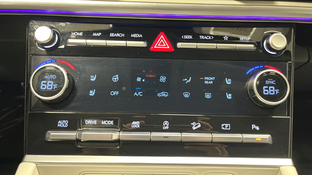 Used 2024 Hyundai Santa Fe Limited AWD/4WD image 18