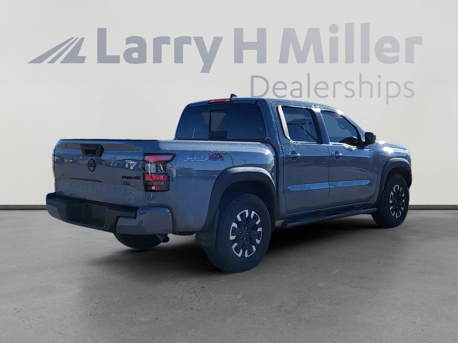 Used 2024 Nissan Frontier PRO-4X w/ Off-Road Protection Package image 5