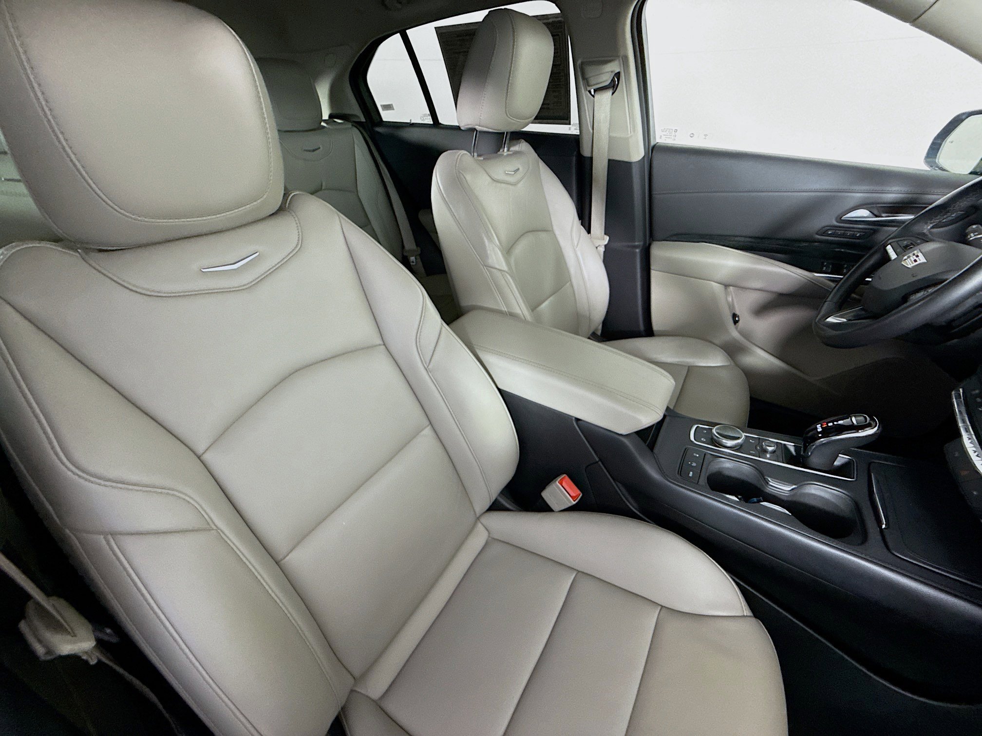 Used 2023 Cadillac XT4 Premium Luxury image 33