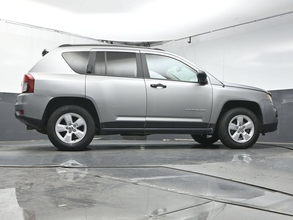 Used 2016 Jeep Compass Sport FWD image 35