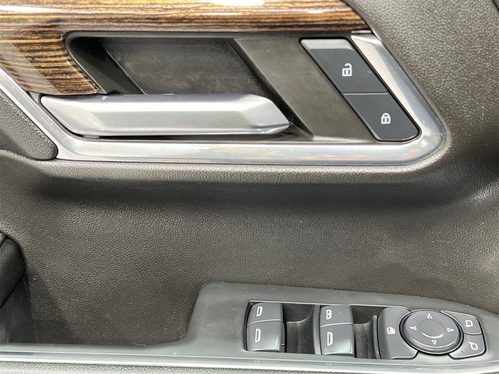 Used 2024 GMC Sierra 1500 Elevation image 13