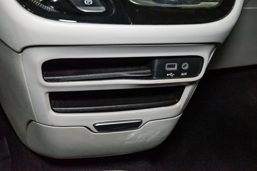 Used 2017 Chrysler Pacifica Touring-L FWD image 17