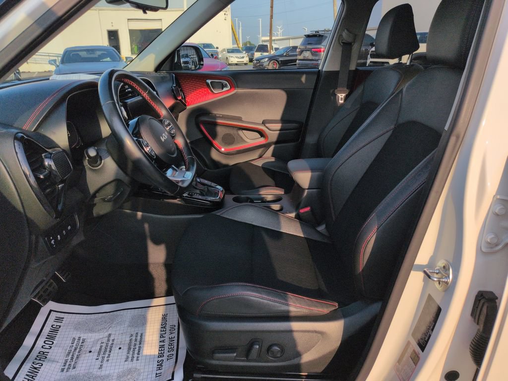 Used 2024 Kia Soul GT-Line w/ GT-Line Technology Package FWD image 9