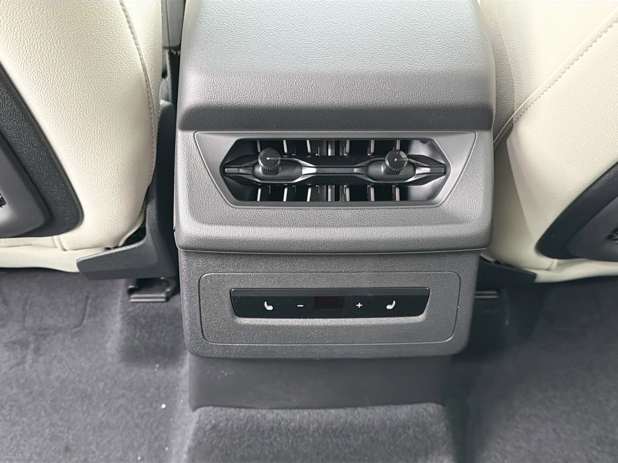 New 2025 Audi Q6 e-tron Premium Plus image 19