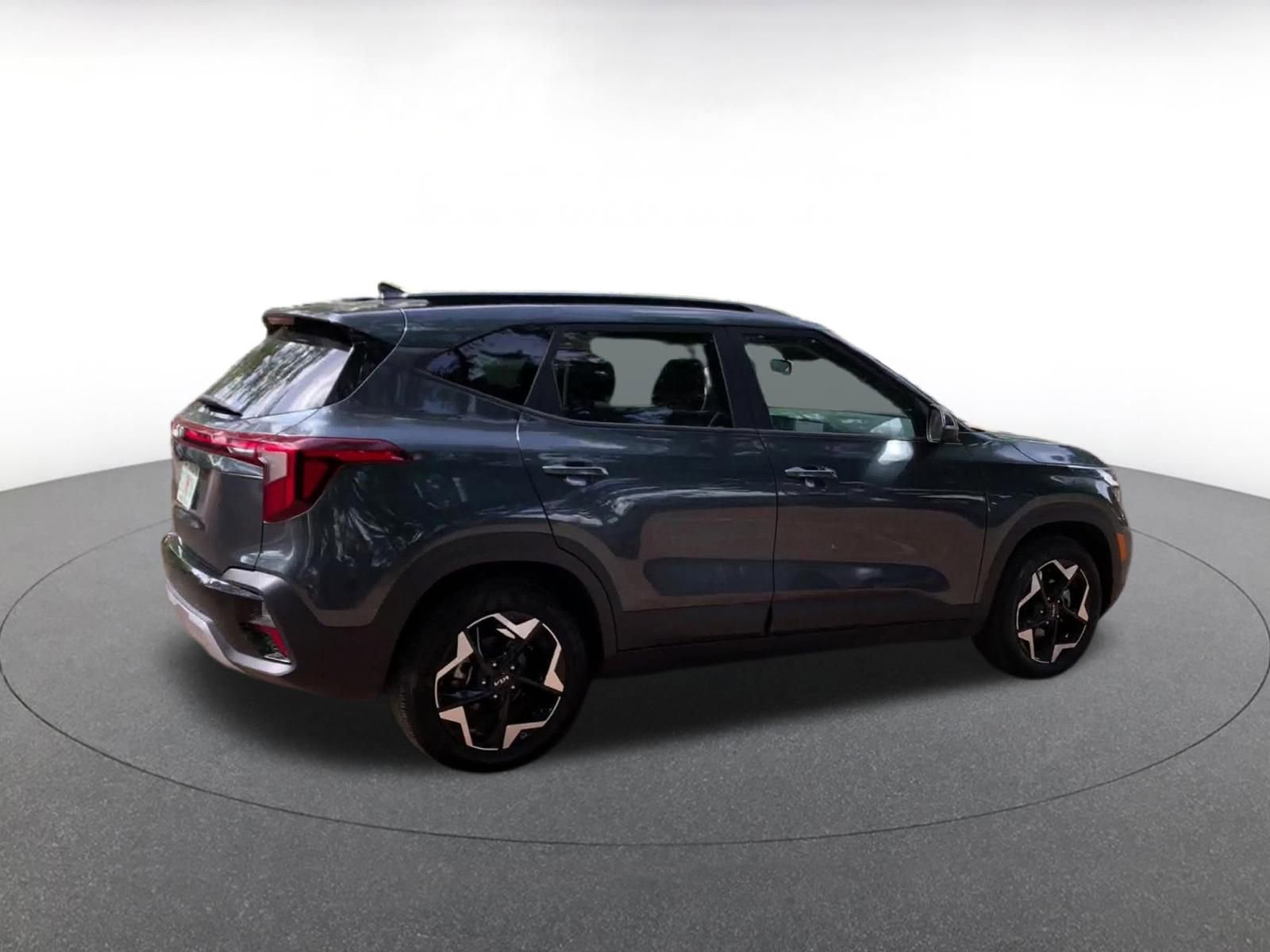 Used 2025 Kia Seltos S image 15