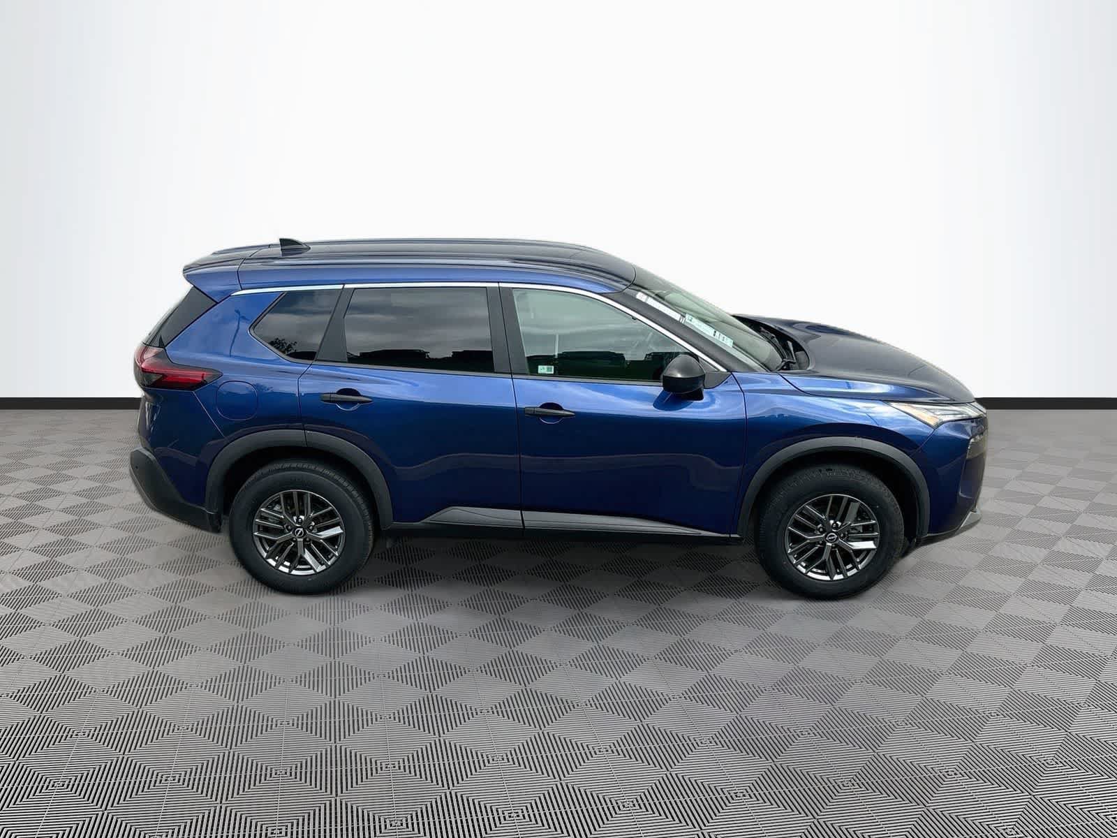 Used 2023 Nissan Rogue S FWD image 4