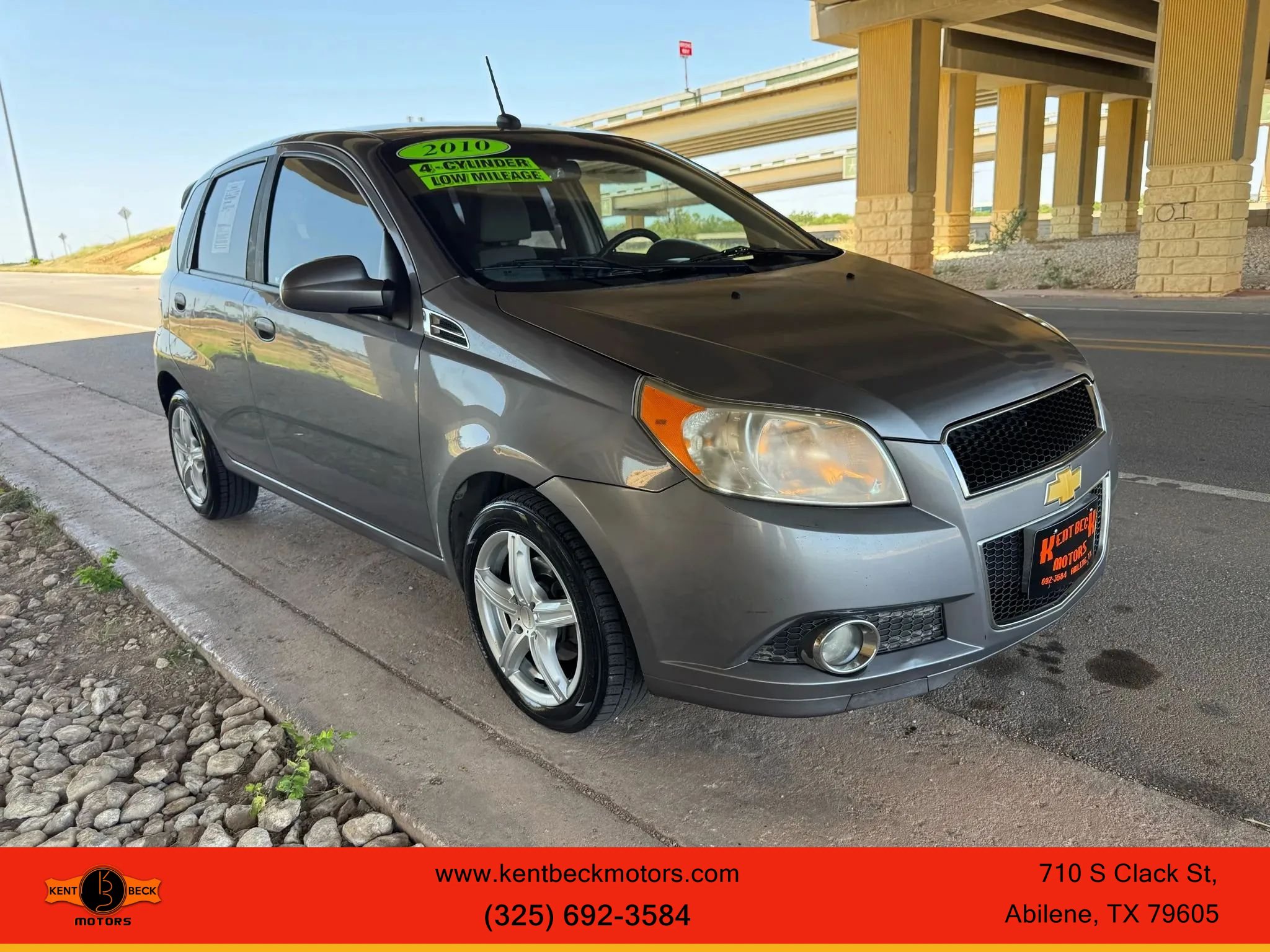 Used 2010 Chevrolet Aveo5 LT FWD image 1
