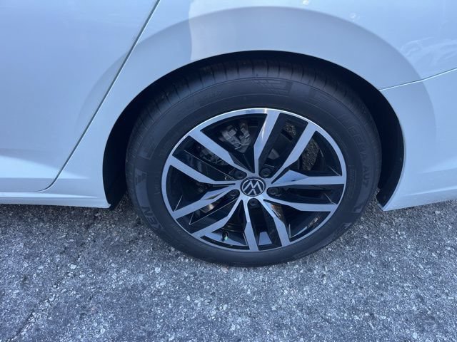 New 2026 Volkswagen Jetta SE FWD image 19