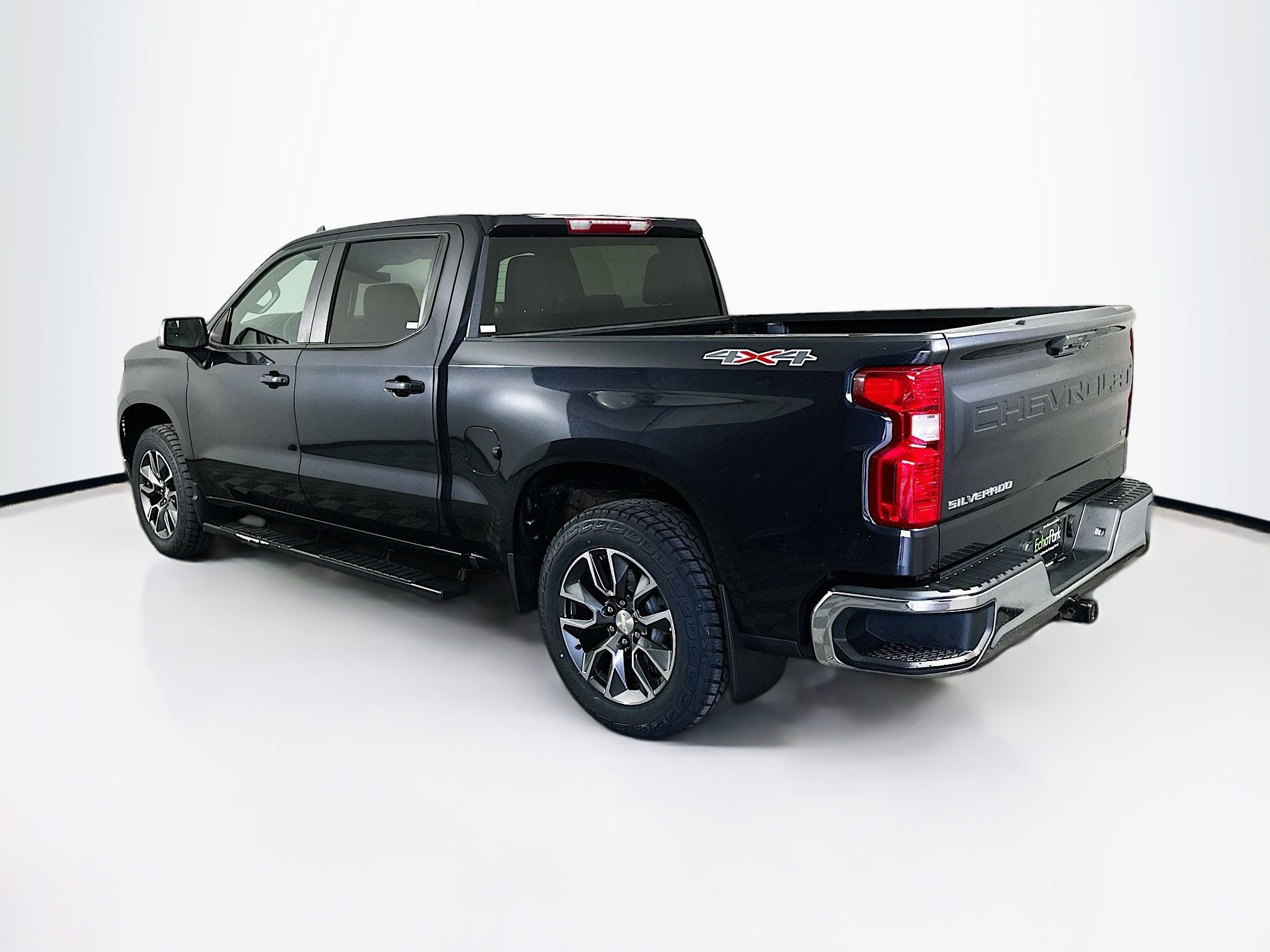 Used 2023 Chevrolet Silverado 1500 LT AWD/4WD image 5