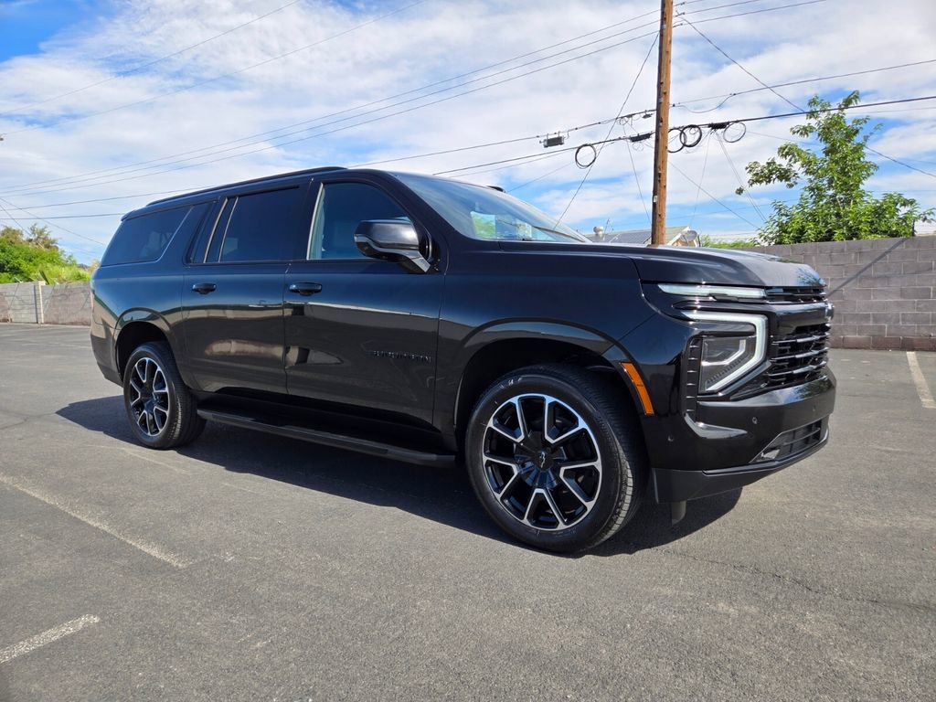 Used 2025 Chevrolet Suburban RST w/ Comfort Package AWD/4WD image 1
