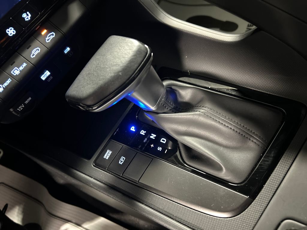 Used 2025 Hyundai Elantra Sport image 18