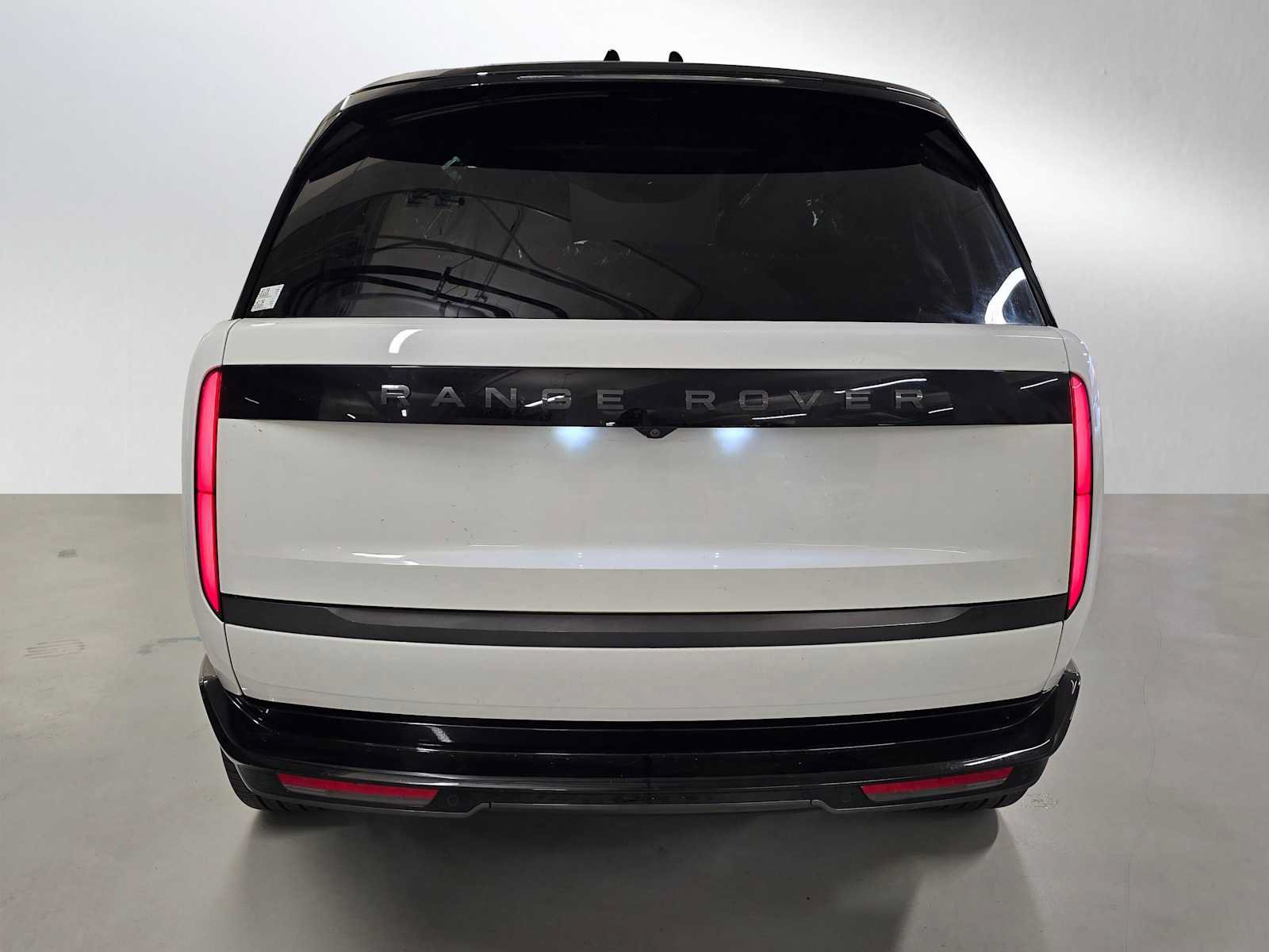 New 2026 Land Rover Range Rover Long Wheelbase SE AWD/4WD image 4