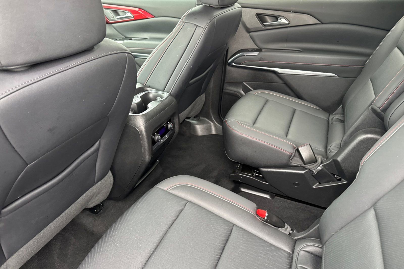 Used 2025 Chevrolet Traverse Z71 AWD/4WD image 15