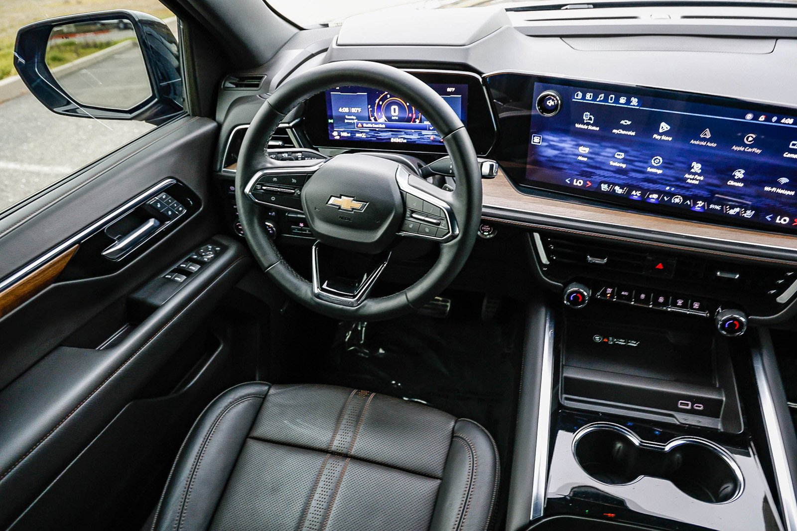 Used 2025 Chevrolet Tahoe High Country image 14