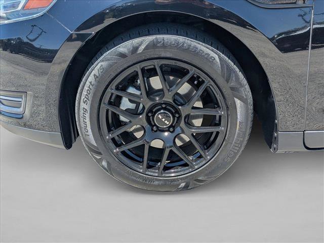 Used 2017 Ford Taurus SEL FWD image 23