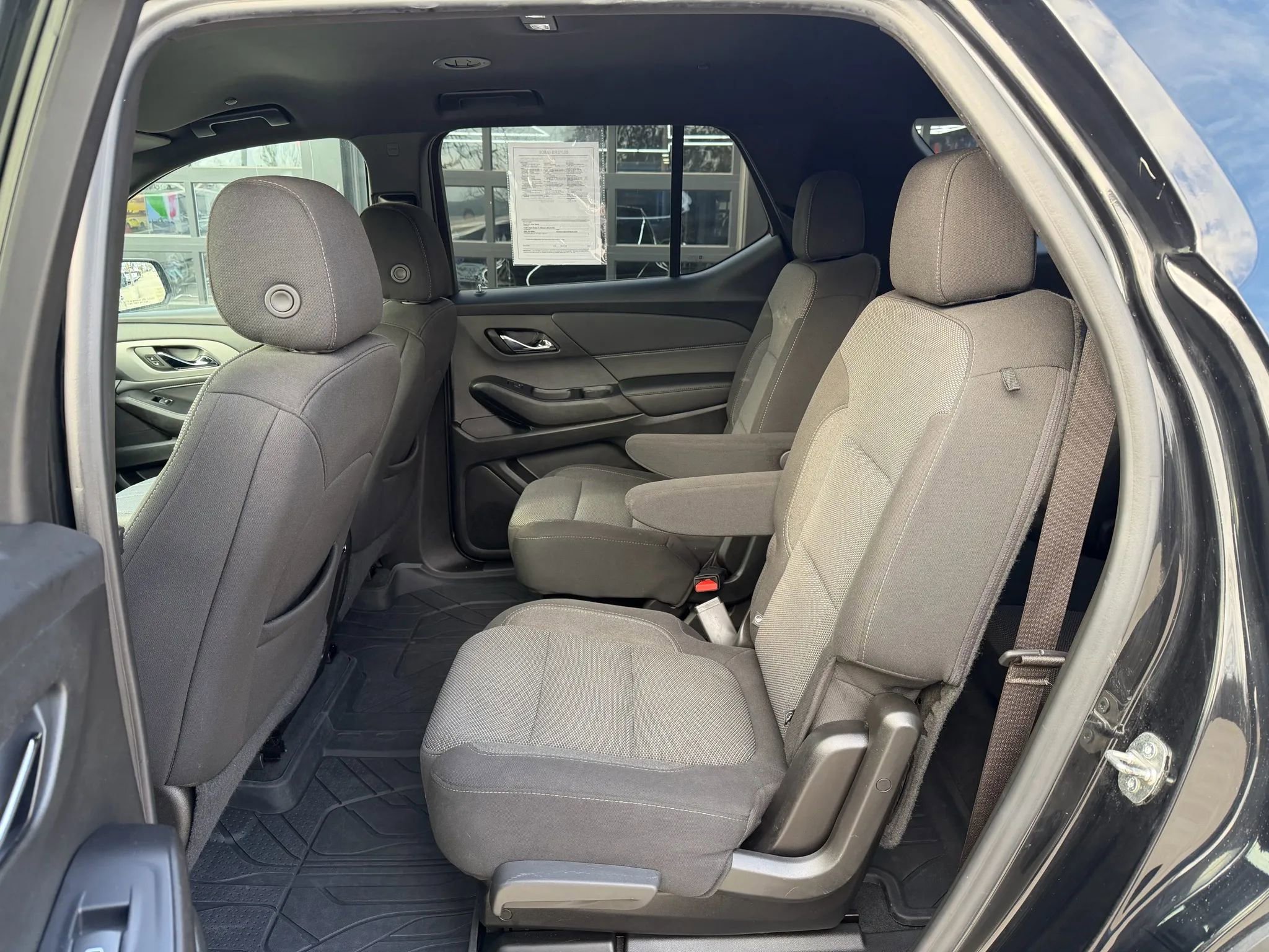 Used 2022 Chevrolet Traverse LT image 34