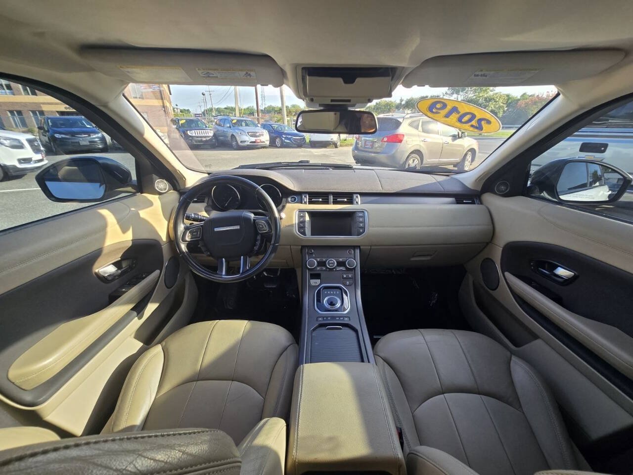 Used 2019 Land Rover Range Rover Evoque SE AWD/4WD image 25