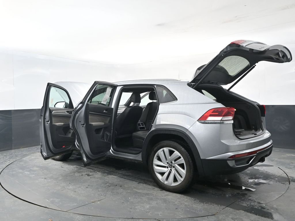 Used 2022 Volkswagen Atlas Cross Sport SE image 29
