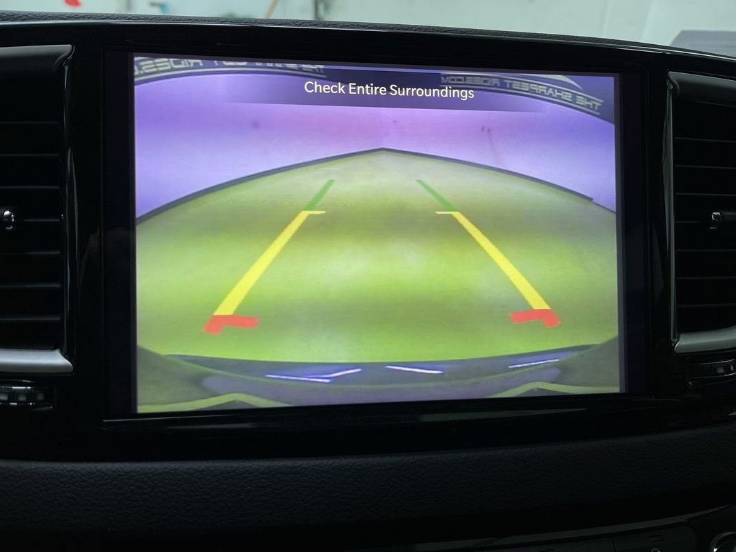 Used 2022 Chrysler Pacifica Touring-L image 21
