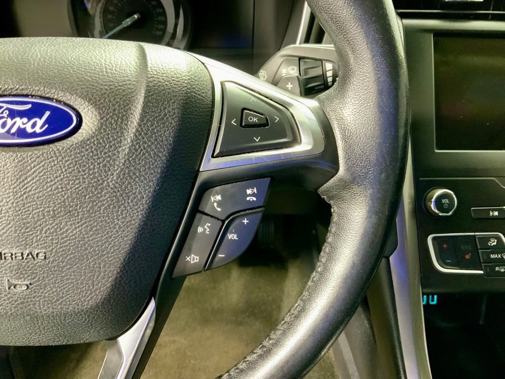 Used 2019 Ford Fusion SEL image 25