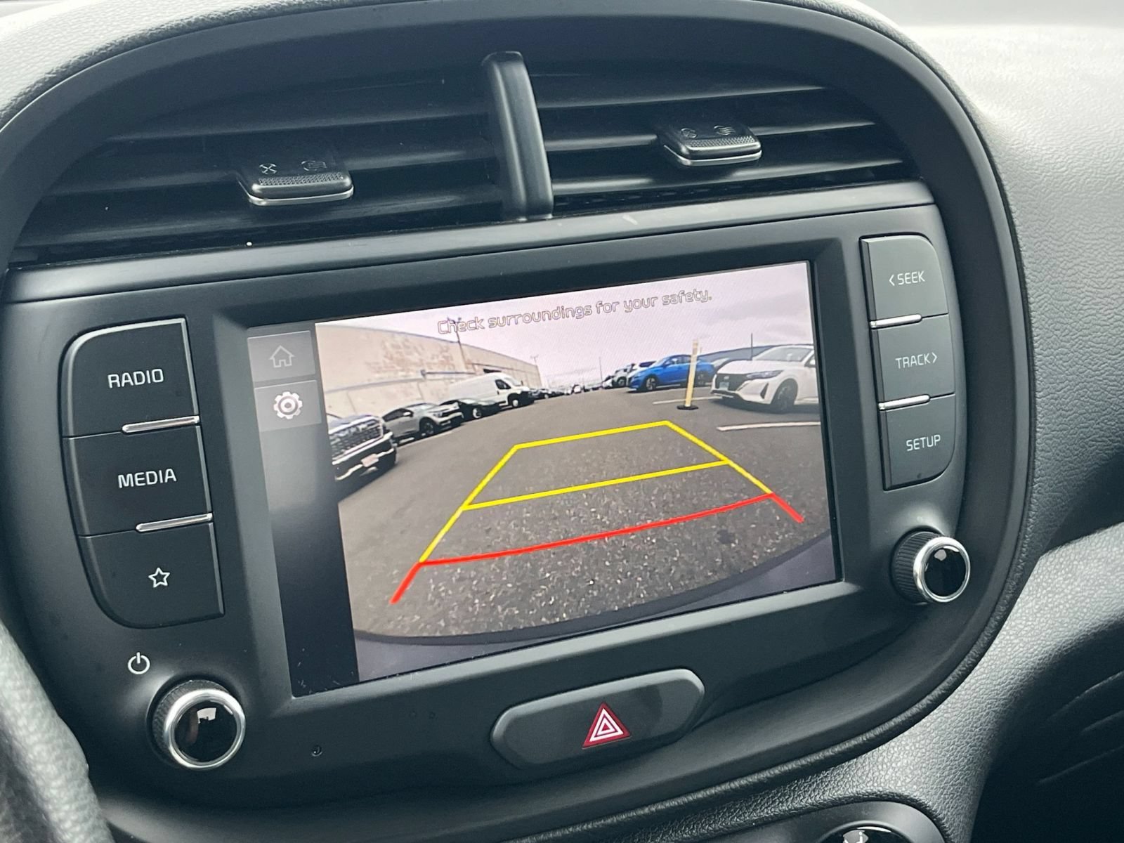 Used 2025 Kia Soul LX w/ LX Technology Package FWD image 21