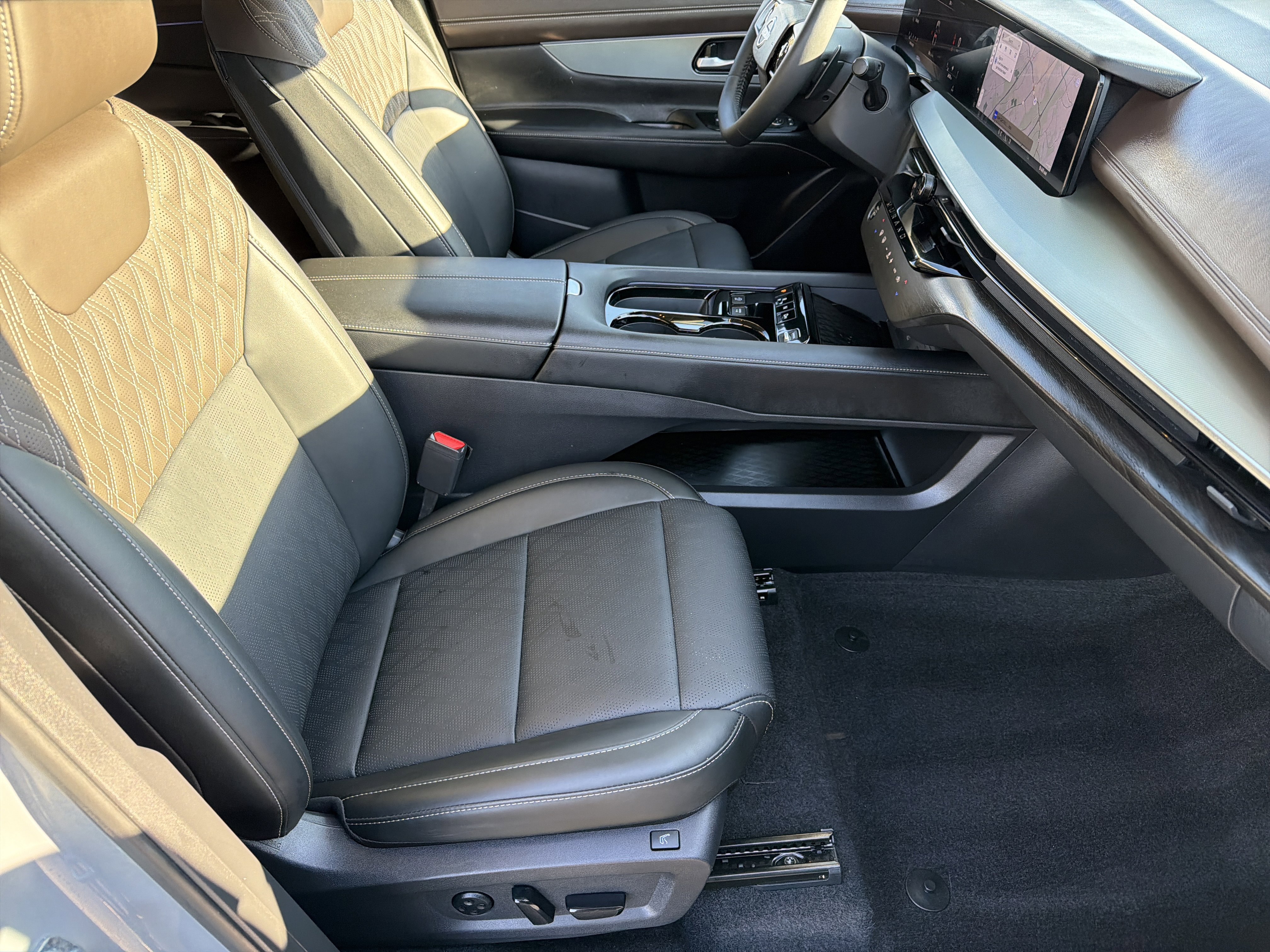 Used 2025 Nissan Murano Platinum w/ Cargo Package image 13