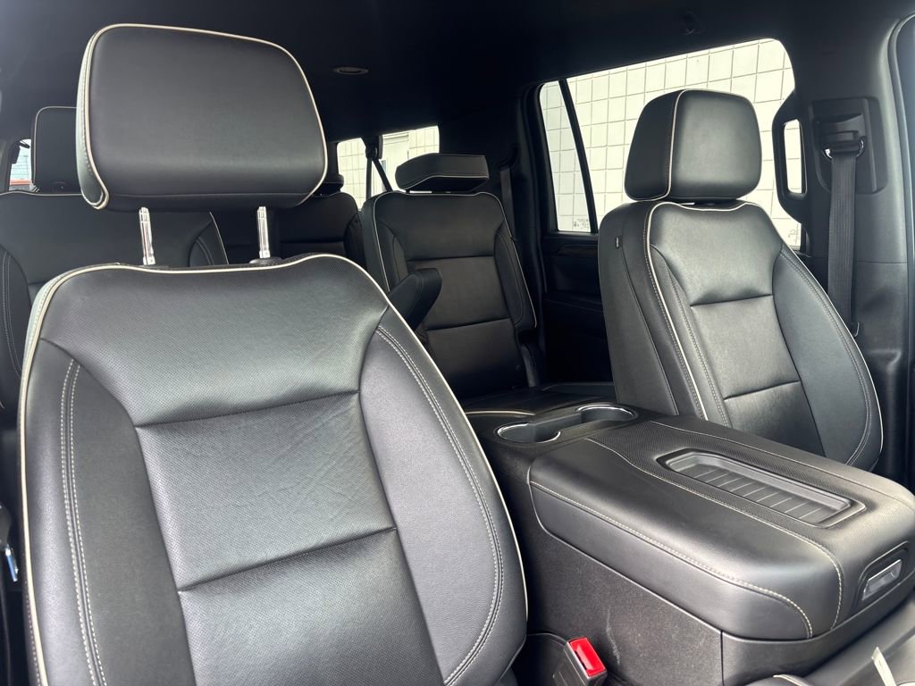 Used 2023 Chevrolet Suburban Premier image 17