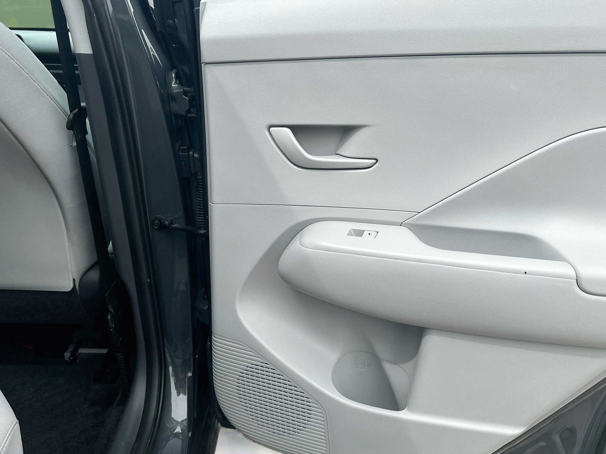 Used 2025 Hyundai Kona SEL AWD/4WD image 28