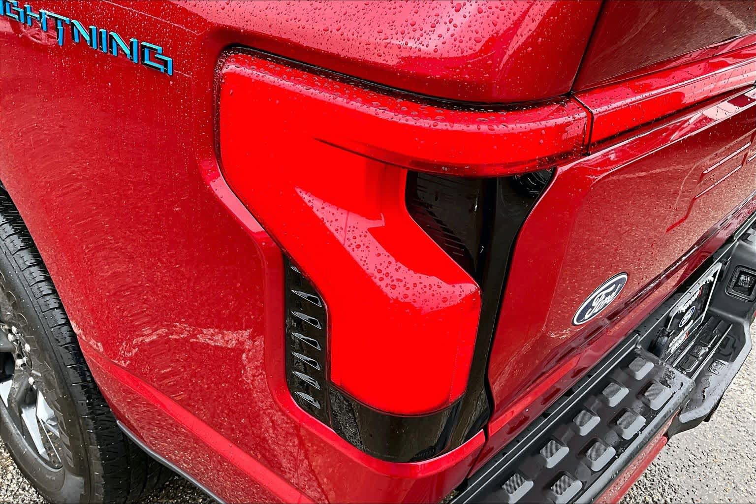Used 2025 Ford F150 Lightning Lariat AWD/4WD image 27