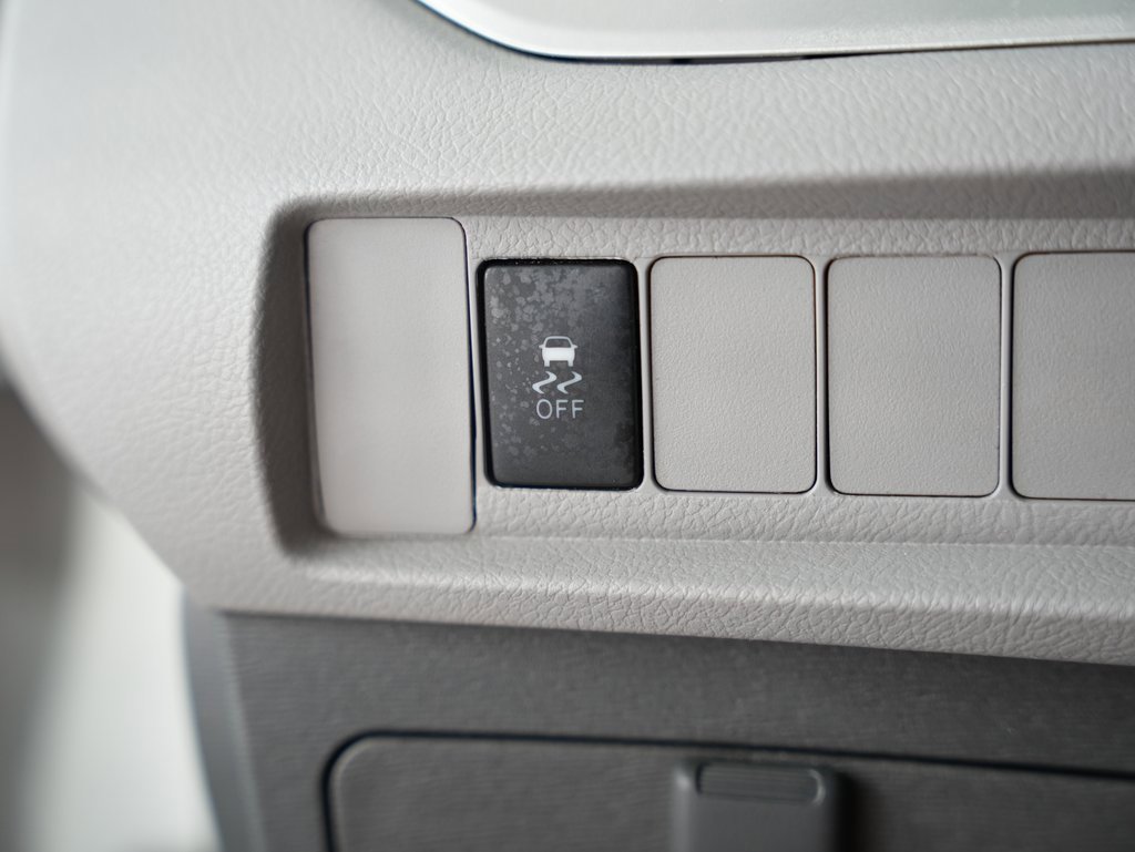 Used 2018 Toyota Sienna LE image 43