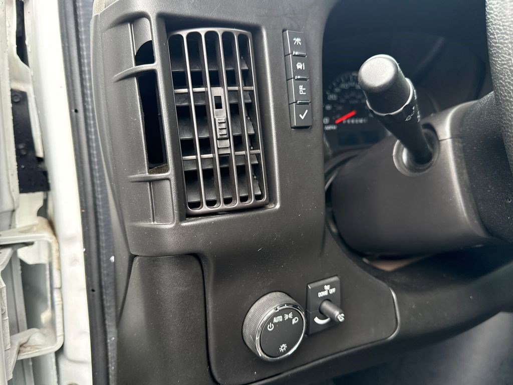Used 2022 Chevrolet Express 2500 RWD image 22