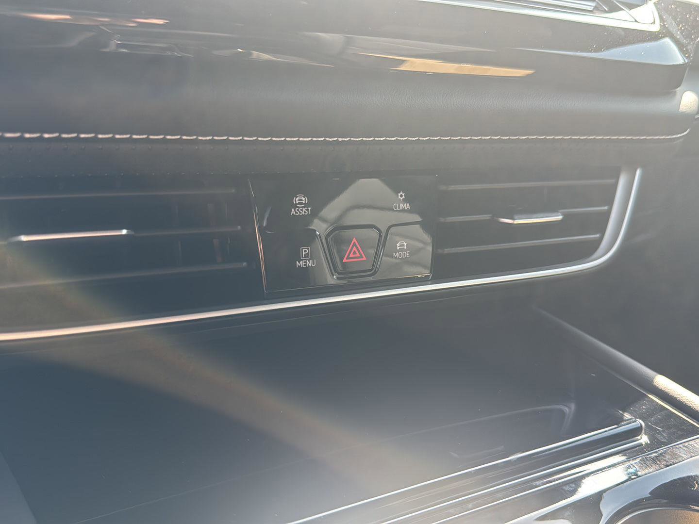 New 2026 Volkswagen Atlas Cross Sport SE image 19