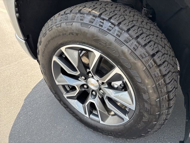 Used 2024 Chevrolet Silverado 1500 LT image 33