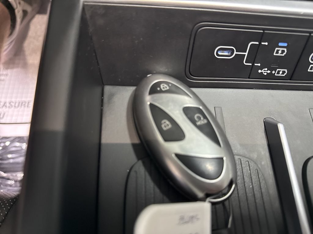 Used 2026 Hyundai Santa Fe SEL FWD image 34