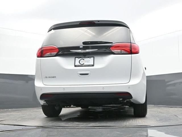 New 2025 Chrysler Voyager LX FWD image 57