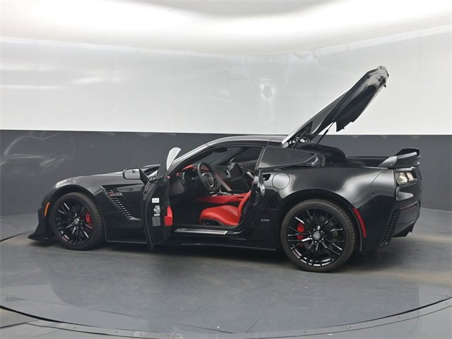 Used 2015 Chevrolet Corvette Z06 w/ 2LZ Preferred Equipment Group image 61